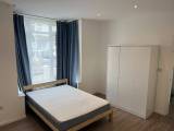 Double room in new renovated house in CR7